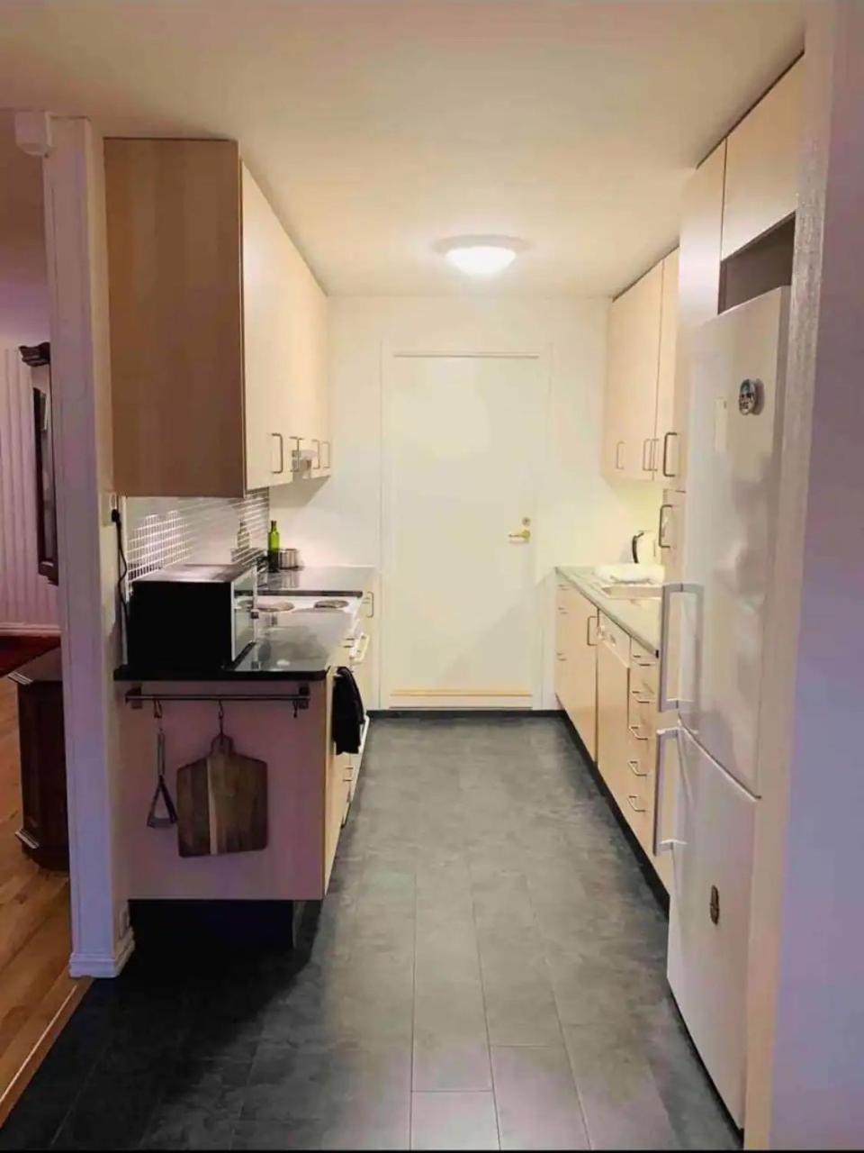 Arctic Inn, Cozy Single Bed Private Room In A Shared Apartment With Stunning Tromso Views Экстерьер фото