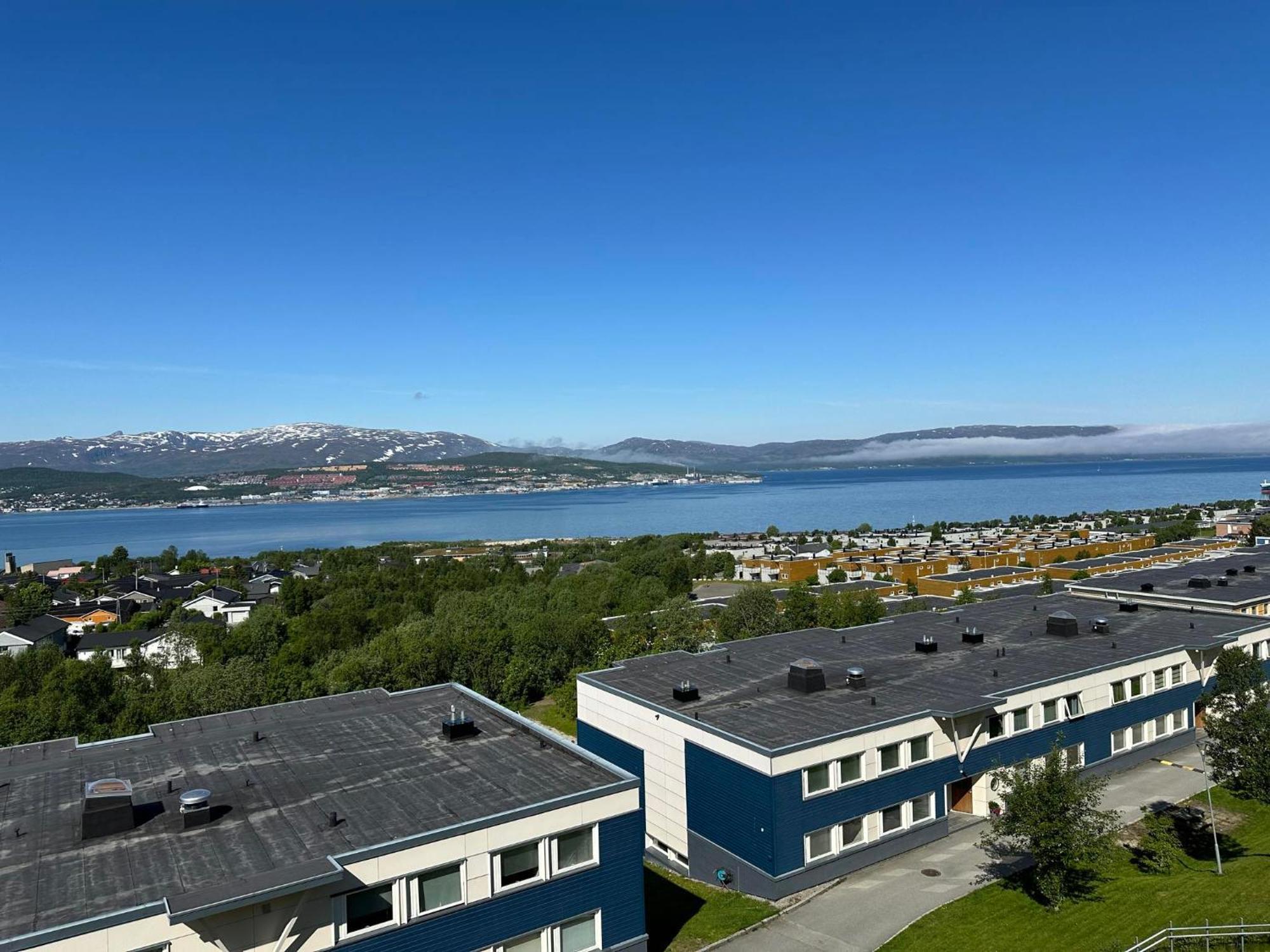 Arctic Inn, Cozy Single Bed Private Room In A Shared Apartment With Stunning Tromso Views Экстерьер фото